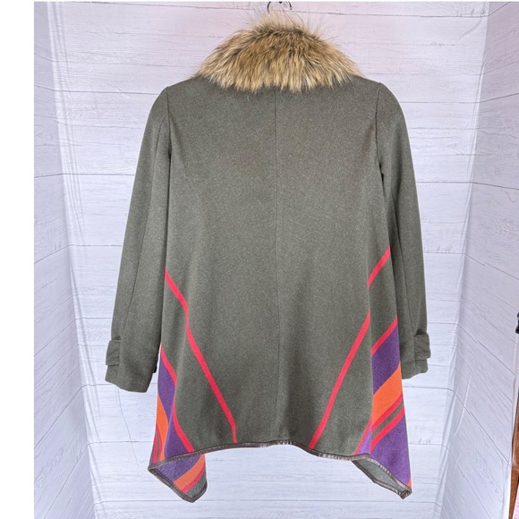 Cartonnier Medium women Wool Fur collar Cape Toggle Coat Olive chevron old money - Picture 3 of 14